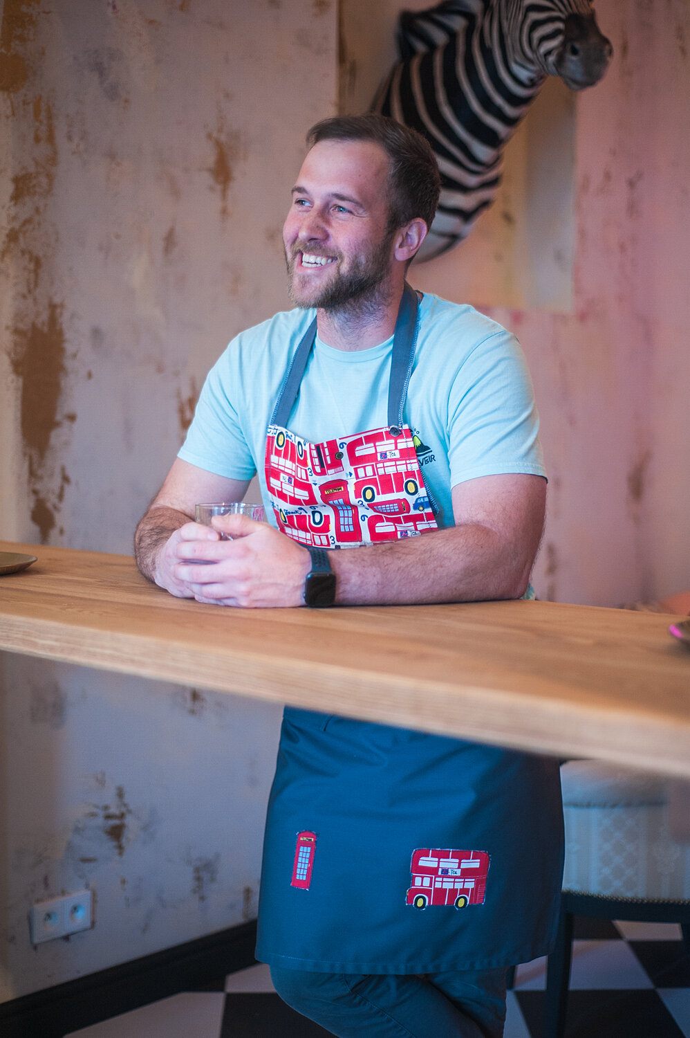 Dražba zástěry Gimlet 