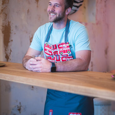 Dražba zástěry Gimlet 